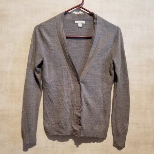 NEW YORK & COMPANY LONG SLEEVE BUTTON FRONT CARDIGAN GREY